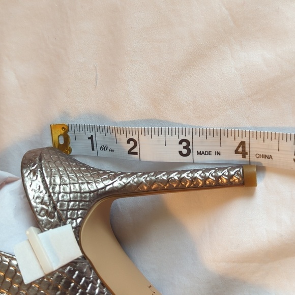 Lauren Ralph Lauren 7B snakeskin, genuine, leather, silver high heel sandals - Picture 9 of 9